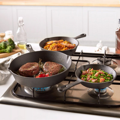 VonShef 3 Piece Set of Cast Iron Pans and Skillets for Grilling, Frying, Searing & More, suitable for all Hobs