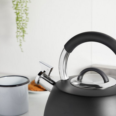 VonShef Black Stove Top Kettle, Retro Whistling Kettle