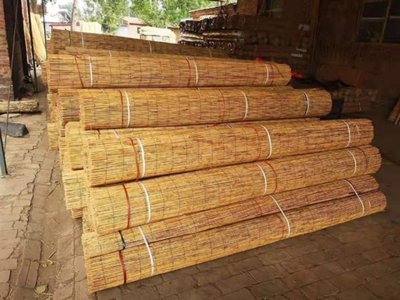 Wadan 1.5m x 4m Natural Split Reed Fence - Hand-Woven Reed Fence Screening Roll for Garden Privacy