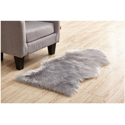 Wadan 60x90cm Light Grey Sheepskin Rug, Faux Fur Shaggy Rug, Ultra Soft Washable Sheepskin Rug for Bedroom, Kids Room, Living Room