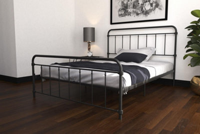 Wallace metal bed in black, king | DIY at B&Q
