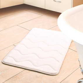 Wave Pattern Memory Foam Anti-Slip White Bathmat - Machine Washable Home Bathroom Accessory - Measures 59 x 40cm