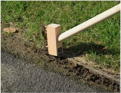 3 In 1 Telescopic Weed Remover Brush Wire Head Paving Decking Clean Scrub Moss Weed Remover Tool Wire Brush Scraper Set With Metal Broom & Weed Removal Head Green