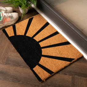 Welcoming Sun and Rays Doormat