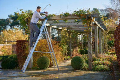 Werner Platform Stepladder 8 Tread MasterTrade™