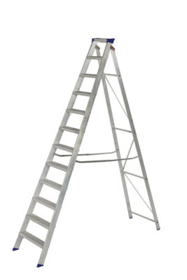 Werner Swingback Stepladder 12 Tread MasterTrade™