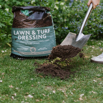 Westland Lawn and Turf Dressing - Multi-purpose top dressing for ...