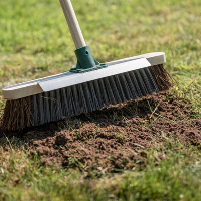 Westland Lawn and Turf Dressing - Multi-purpose top dressing for ...