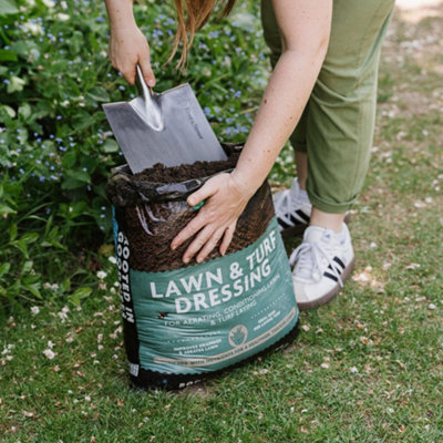 Westland Lawn and Turf Dressing - Multi-purpose top dressing for ...