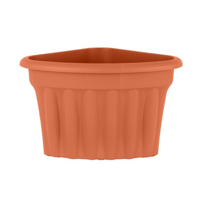Wham 4x Vista Terracotta Plastic Planter, Corner Garden Plant Pot, Medium Floor Pot (40cm, 20L, Pack of 4)
