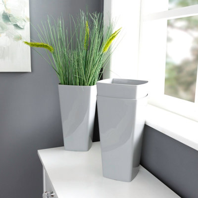 Wham Studio Set of 3 16cm Tall Square Plastic Planter Plant Pot, Office or Home Office, Computer Desk (Cool Grey) Made in the UK