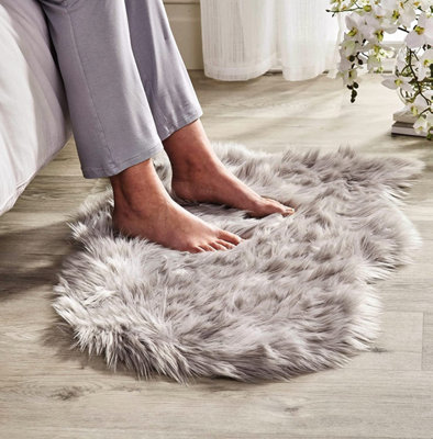 White Faux Sheepskin Rug Deep Pile Fluffy Shaggy Area Rugs or Sofa Chair Bench Cover Throw Measures 90 x 60cm DIY at B Q