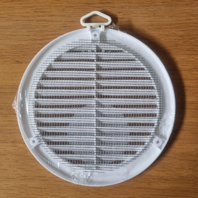White Louvred Wall Vent Grille with Flyscreen and Screw Covers, 150 mm / 6 in, Air Ventilation Duct Cover with Flat Back