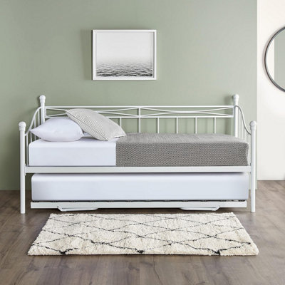 Twin daybed with trundle deals metal frame