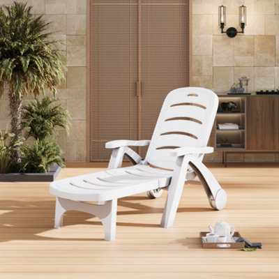 White Outdoor Plastic Foldable Garden Poolside Lounger Chair Adjustable Chaise Lounge Recliner with Wheels