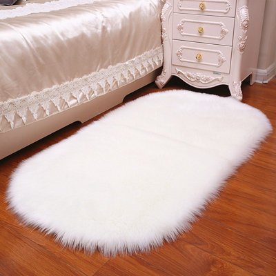 White Oval Soft Shaggy Rug Kids Rooms Decor Floor Rugs 90cm L x 60 cm W
