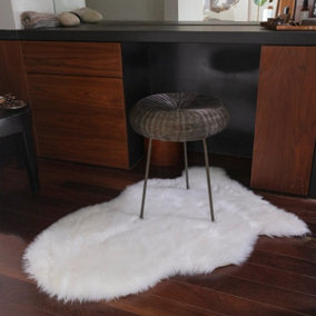 White Sheepskin Plain Shaggy Easy to Clean Rug For Bedroom Dining Room And Living Room-70cm X 100cm (Single)