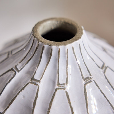 White Stoneware Vase Hexagonal Geometric Patterned Earthenware Flower Vase - 4
