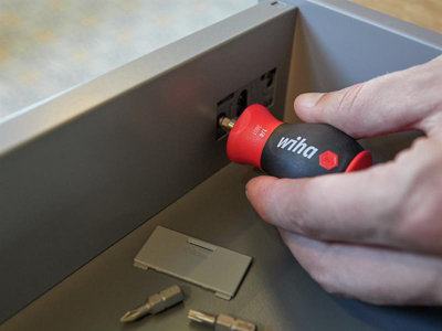 Wiha Magnetic Stubby Screwdriver with Bit Holder for Easy Access in Tight Spaces