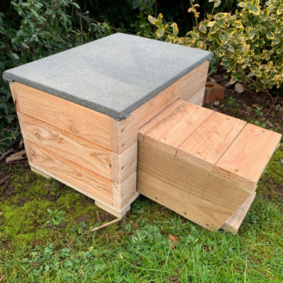Wildlife and Birdcare Wooden Hattie The Hedgehog Box