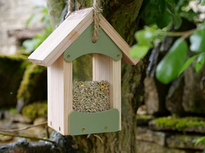 Wildlife World Bird Barn - Bird Feeder