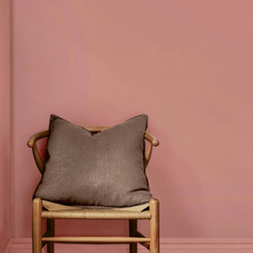 William Morris At Home Poached Rhubarb Gallery Emulsion 2.5L Emulsion Paint