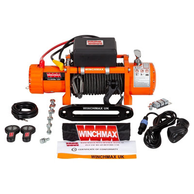 WINCHMAX 13,500lb 12v Winch. 25m Armourline Rope. Remote Controls.