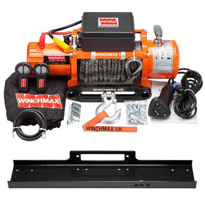 WINCHMAX 13,500lb 12v Winch. 28m Dyneema Rope. Mounting Plate. Remote Controls.