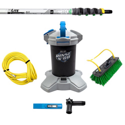 Window Cleaner Telescopic PureWater 2L 100 Gallon Rinse n Go 4.5m Reach Clean Spotless Set for Window, Vehicles & More by UNGER