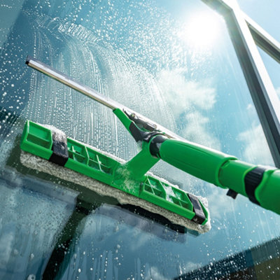 Window Cleaning VisaVersa 2-in1 Window Squeegee & Window Washer - Clean Streak Free 35 cm Green by UNGER - 3