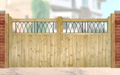WINDSO Low Wooden Driveway Gates 2400mm Wide x 1200mm High