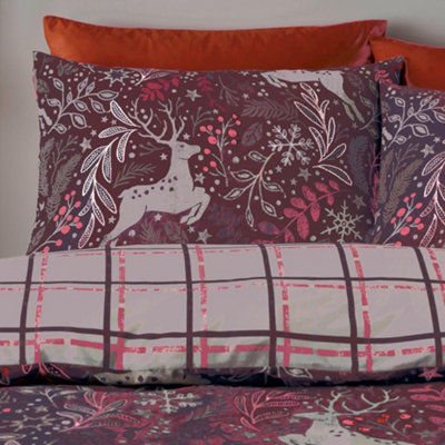 Winter Stags Red Duvet Cover Set