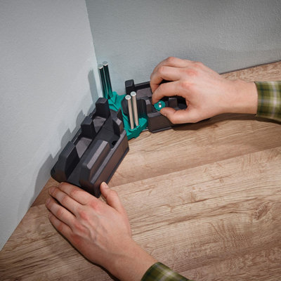 Wolfcraft Bevel and Mitre box 2-in-1 product for Precise Baseboards, 100mm