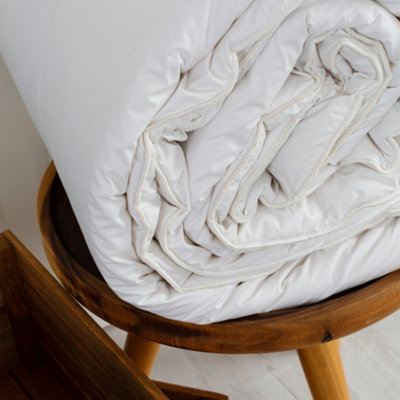 Wonderful Wool Mediumweight Duvet - Ideal for All-Year Comfort & 2 Wool Pillows