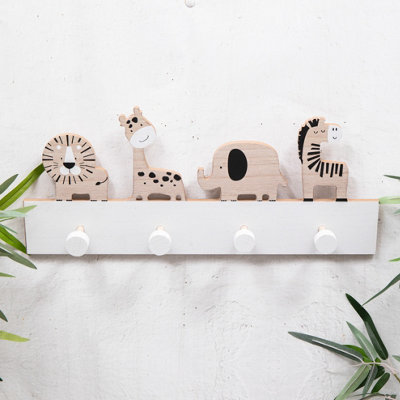 Wooden  Animal  Carvings  with  4