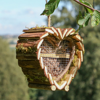 Wooden Insect House Natural Bark Hanging Bug Hotel Mossy Finish Ladybird Bee Bug Shelter Wildlife Care Garden Gift