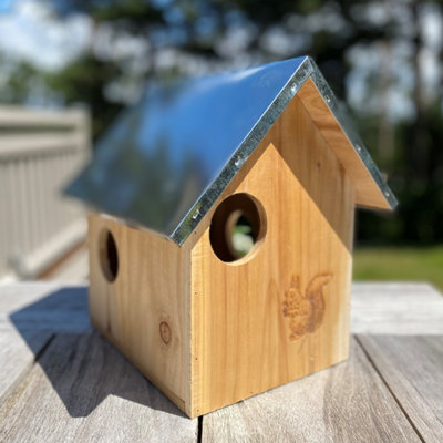 Wooden Squirrel Nest Box With Metal Roof - 7