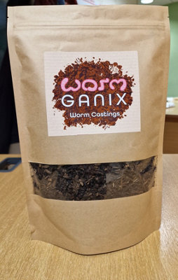 Wormganix Composting worm 1KG starter pack with bedding, worms & eggs