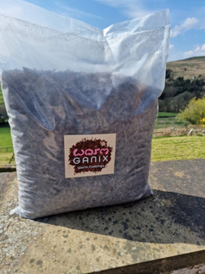 Wormganix fine moist dark forest bark chips sieved/graded 6-8mm Houseplant Mulch 20 Litre Bag - 6
