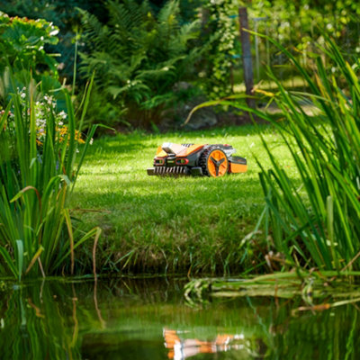 WORX Landroid Vision L1600 1600m² Robotic Lawnmower WR216E
