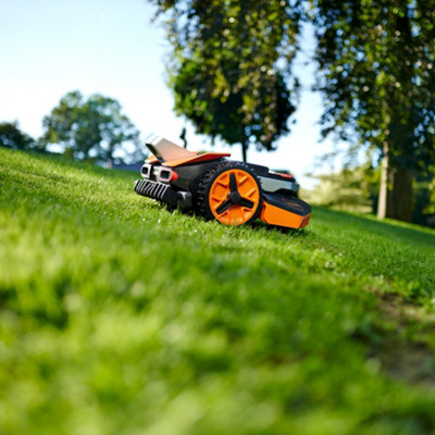 WORX WR206E Brushless Cordless Landroid Vision M600 Robotic Mower