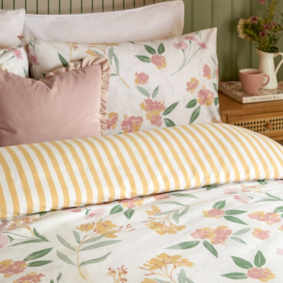 Wylder Nature Passiflora Botanical Duvet Cover Set | DIY At B&Q