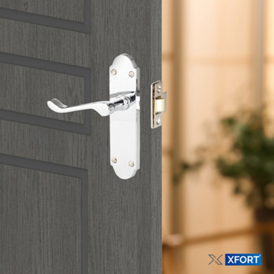 XFORT Richmond Lever Latch Scroll Polished Chrome Door Handles - 4