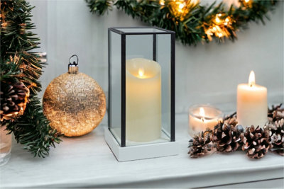 Xmas Haus Hurricane Glass Artificial Candle Holder with Large LED Candle Battery Operated