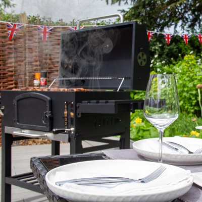 XXL BBQ Smoker Grill & Union Jack Bunting - 4