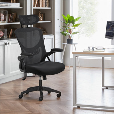 Yaheetech Black Mesh Office Chair with Armrests and Headrest | DIY at B&Q