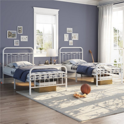 Yaheetech White 3ft Single Metal Bed Frame with Vintage Headboard and Footboard