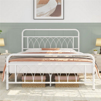 Yaheetech White 4ft6 Double Metal Bed Frame with Petal Accented Headboard and Footboard