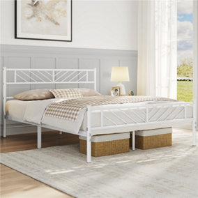 Yaheetech White 5ft King Metal Bed Frame with Arrow Design Headboard and Footboard
