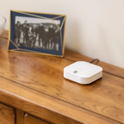 Yale IA-320 10pc Sync Smart Home Alarm Kit 4 Motion & 3 Door Sensors, 200m Range, App & Voice Control, No Fees, Expandable System